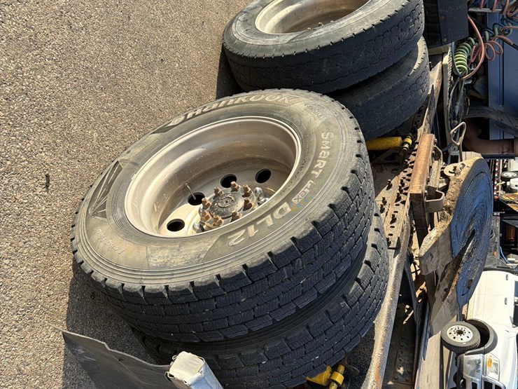 2001-volvo-vn-image-6