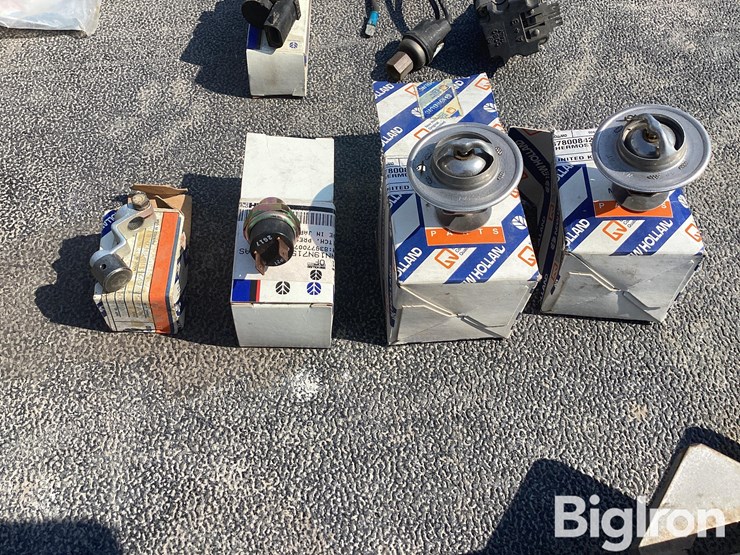 new-holland-35-image-7