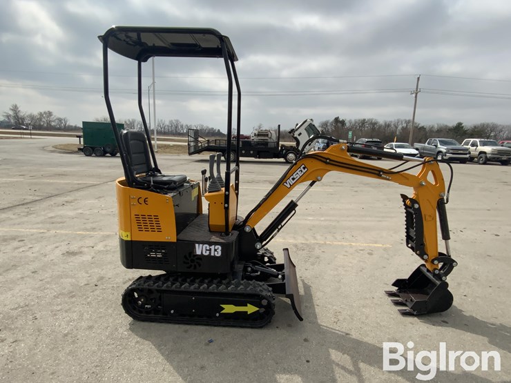 2025-massey-ferguson-730-image-4