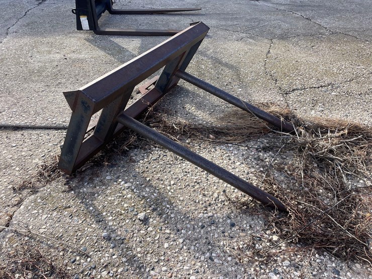 skidloader-quick-tach-bale-spear-image-2