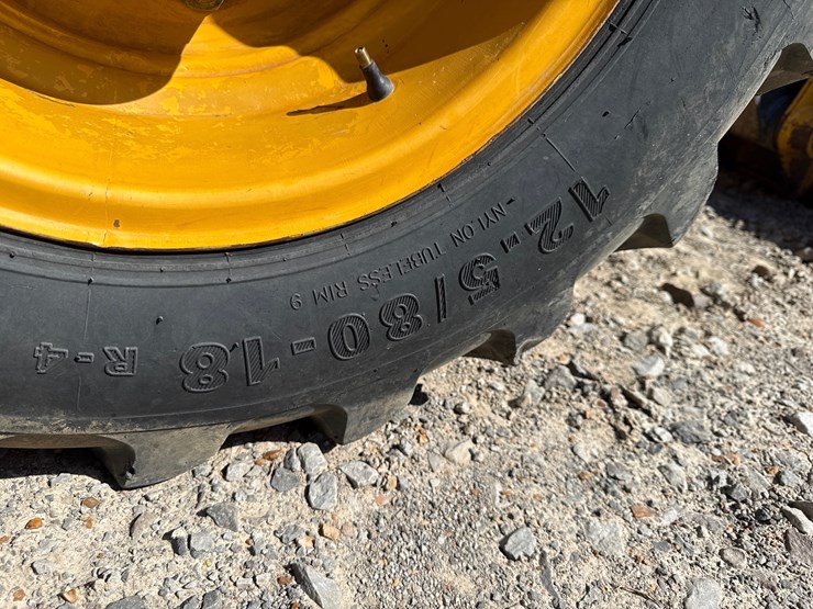 2024-deere-320-p-tier-image-24