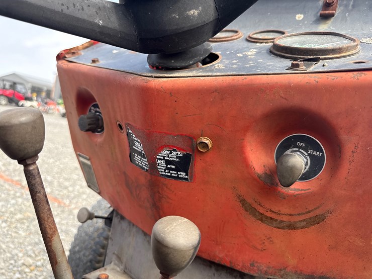 massey-ferguson-245-image-25