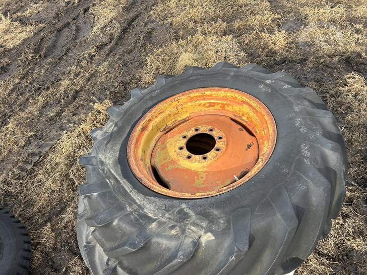 tractor-rims-and-tires-image-5
