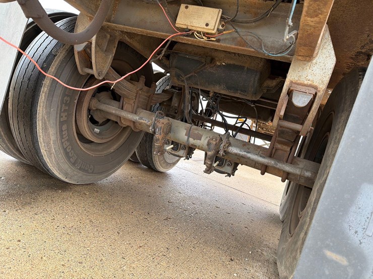 1999-bulkliner-36ft-semi-feed-trailer-image-21