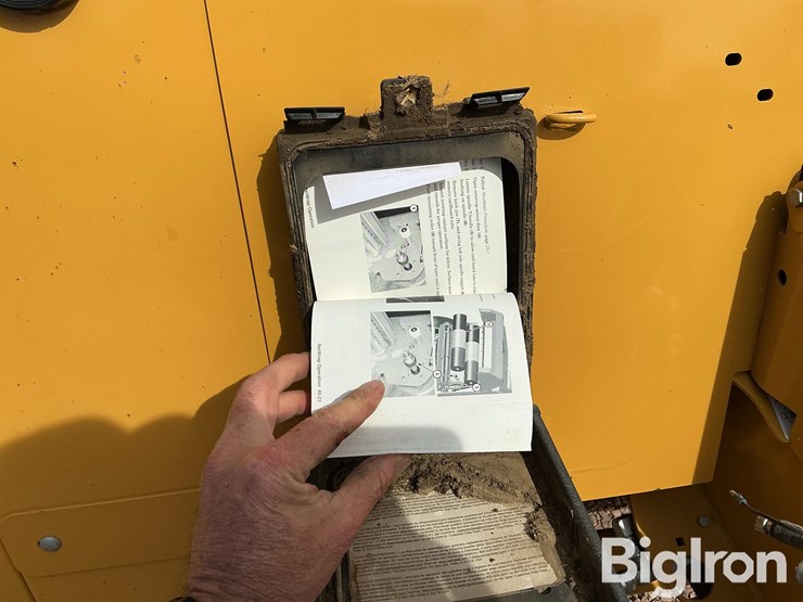 2023-vermeer-605n-cornstalk-special-image-15