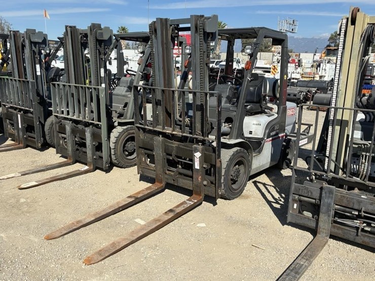 2006-nissan-mugl02a30lv-image-1