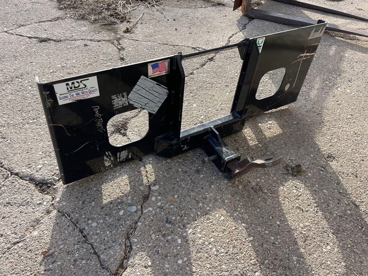 skidloader-quick-tach-receiver-hitch-plate-image-5