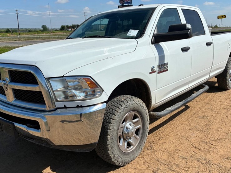 2018-dodge-2500-image-1