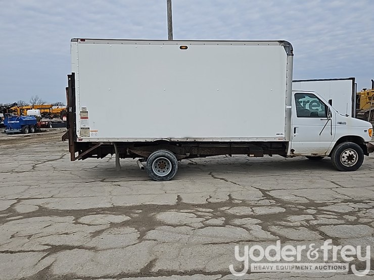 2002-ford-e450-image-11