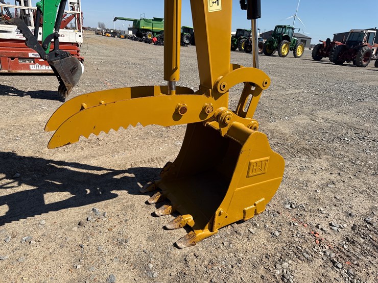 2017-caterpillar-305.5e2-image-19