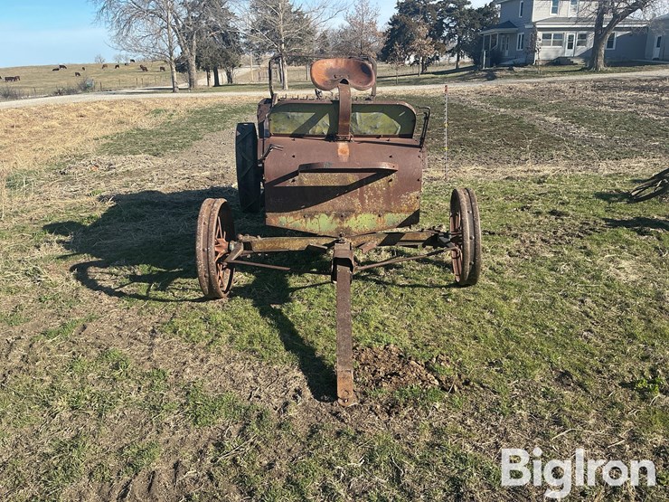 john-deere-manure-spreader-image-2