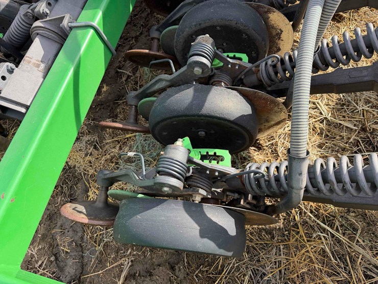 2011-john-deere-1890-image-14