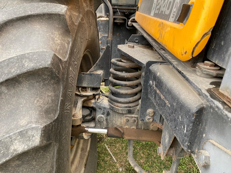 jcb-fast-trac-2140-image-12