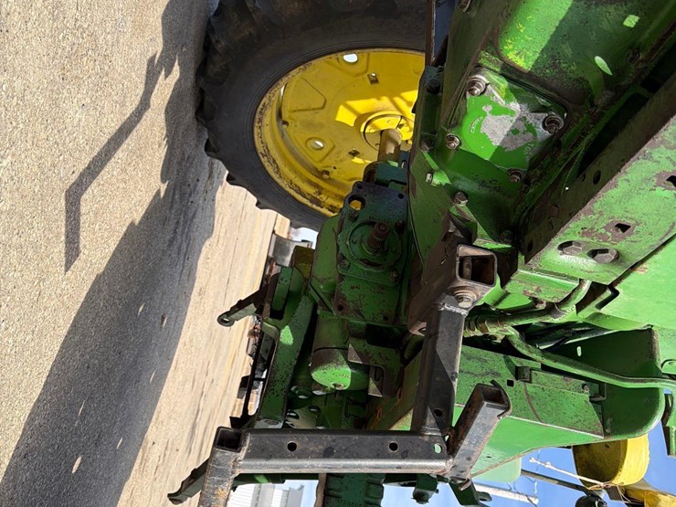 john-deere-3010-image-29