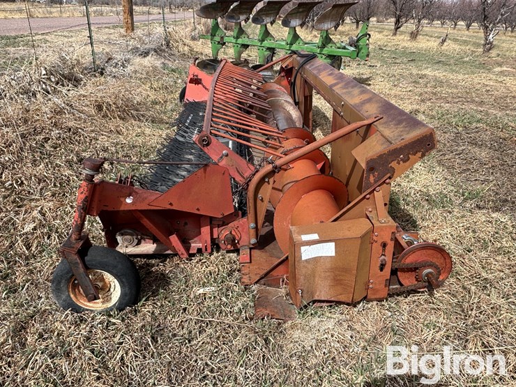 international-810-image-8