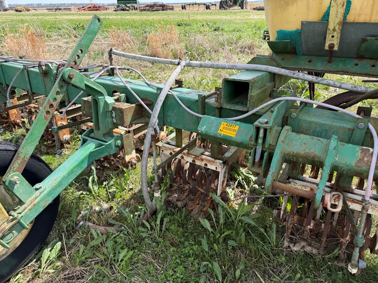 john-deere-12-image-53