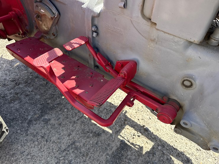 massey-ferguson-230-image-24