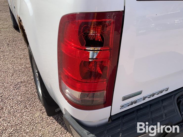 2011-gmc-sierra-1500-image-18