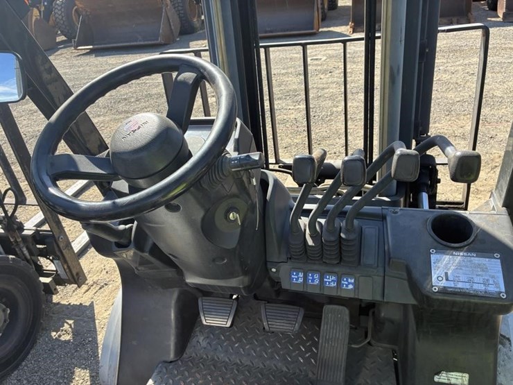 2006-nissan-mugl02a30lv-image-11