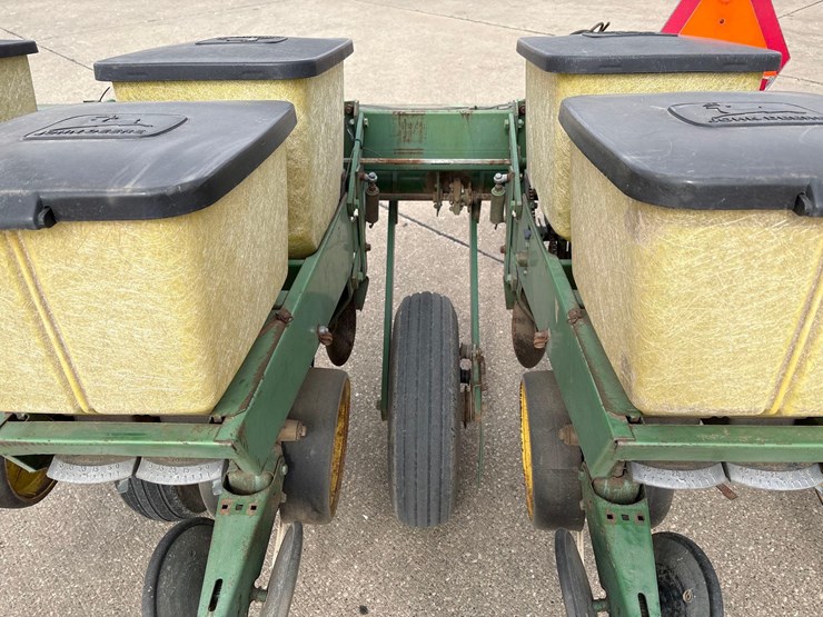 john-deere-7000-image-8