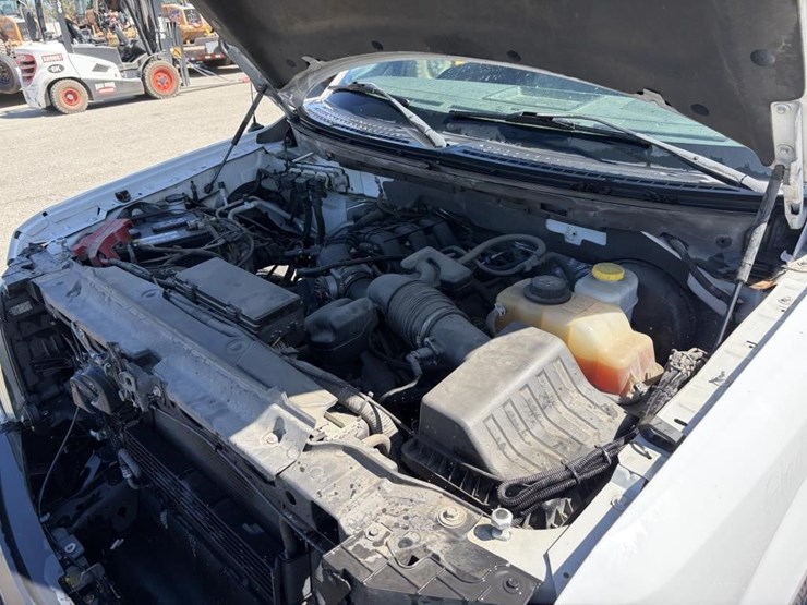 2014-ford-f150-xl-image-6