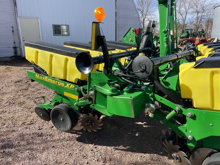 2012-john-deere-1760-image-29