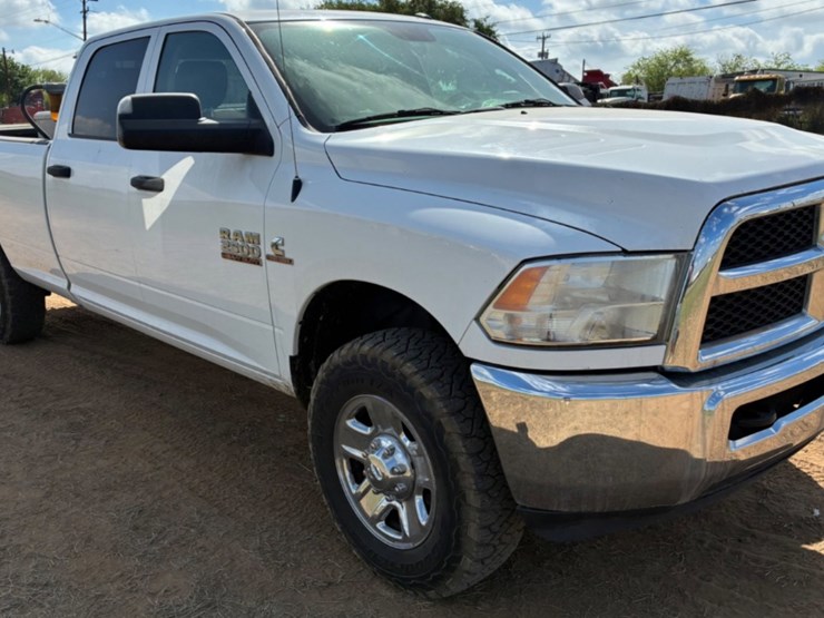 2018-dodge-2500-image-2