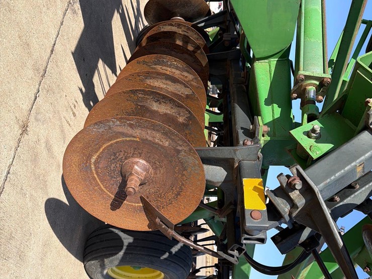 john-deere-630-image-11