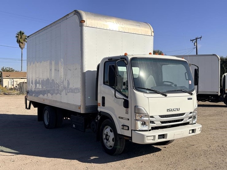 2023-isuzu-nrr-image-2