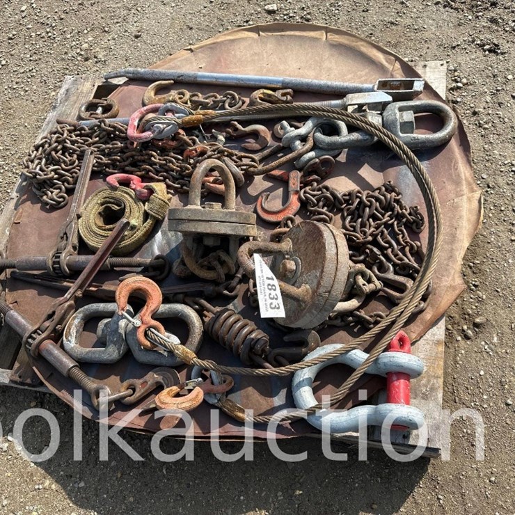 1833 - PALLET OF CHAINS/ CLEVISES/ ETC.