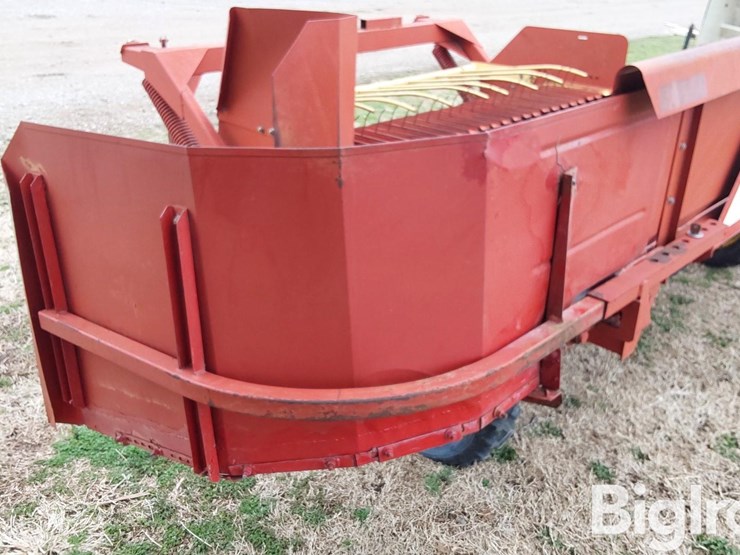 new-holland-144-image-15