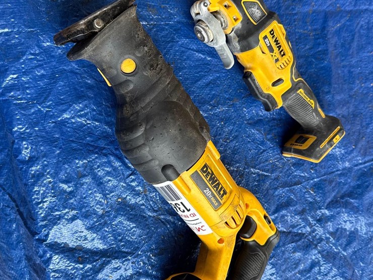 dewalt-20v-saw/-sheetrock-saw-image-1