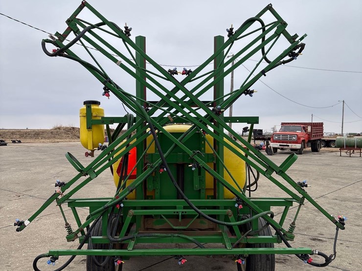500-gallon-pull-type-sprayer-image-18