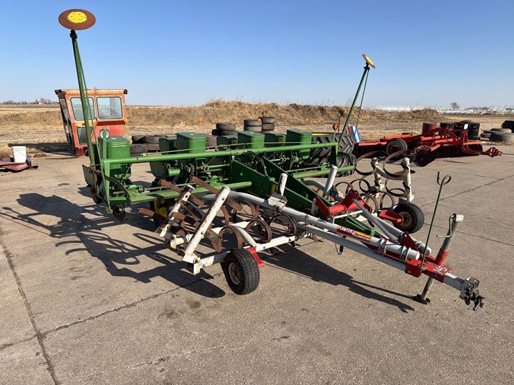 john-deere-1240-image-1