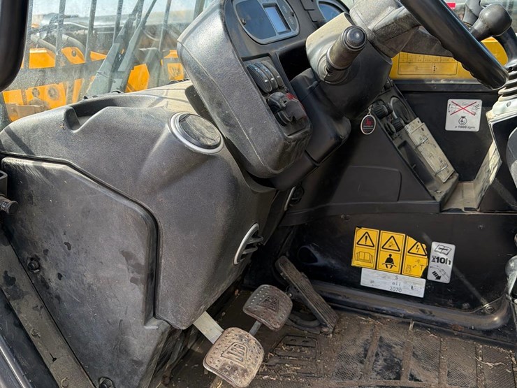 2012-jcb-535-95-image-42