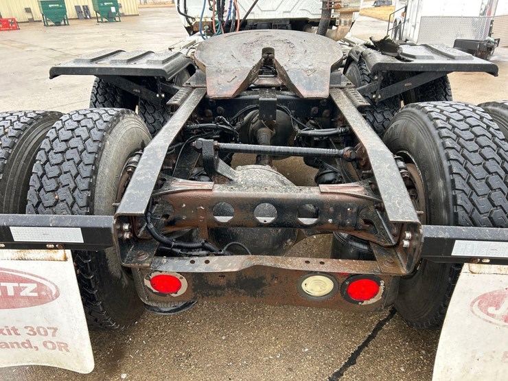 2011-international-prostar-image-7