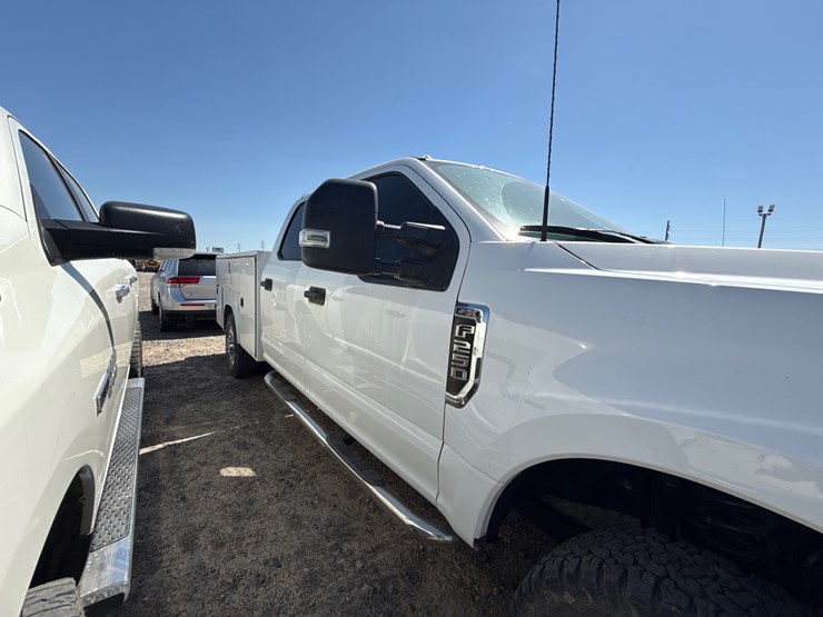 2022-ford-f250-image-17