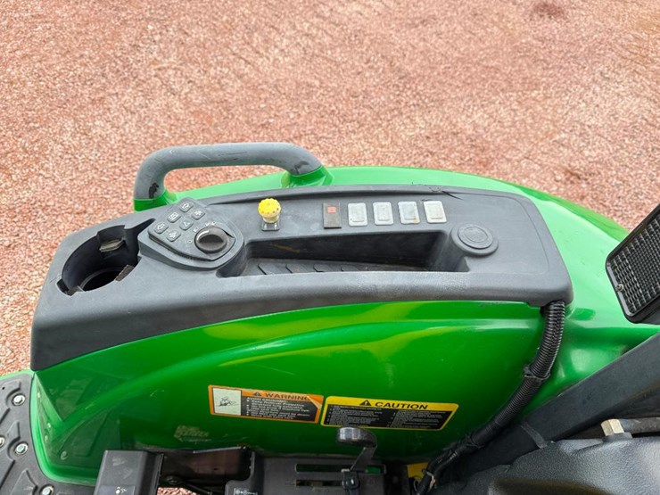 john-deere-4052m-image-48