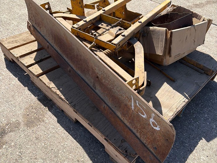 international-cub-lo-boy-image-34