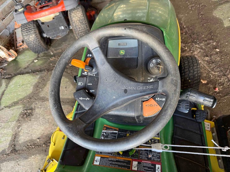 john-deere-x320-image-8