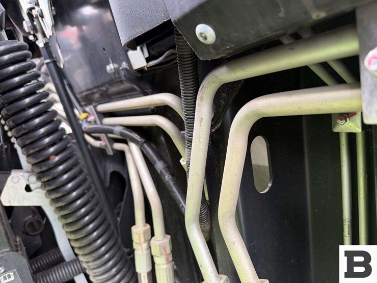 2023-mac-don-fd240-image-34