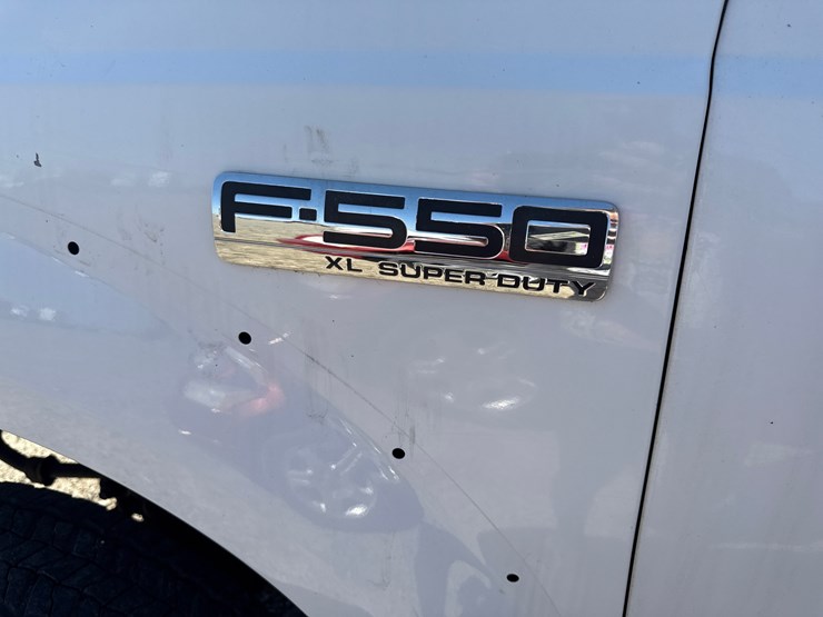 2007-ford-f550-image-46
