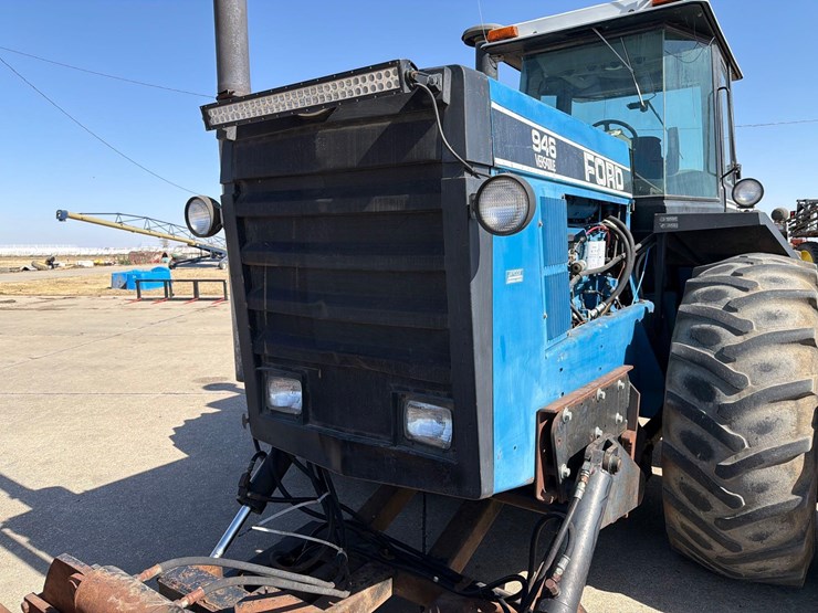 1990-versatile-946-image-23