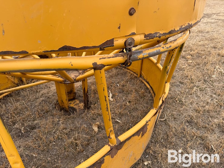 sioux-hanging-bale-feeder-image-14