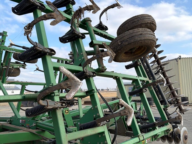 john-deere-726-image-29