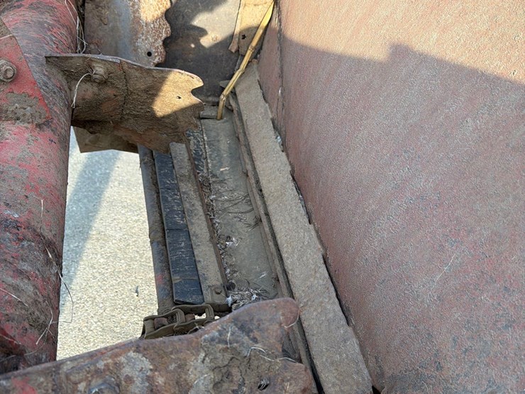 new-holland-195-image-9