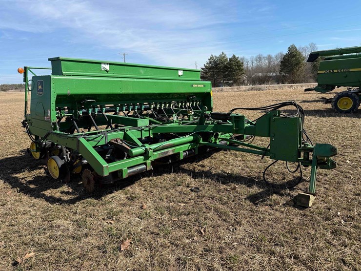 john-deere-750-image-1