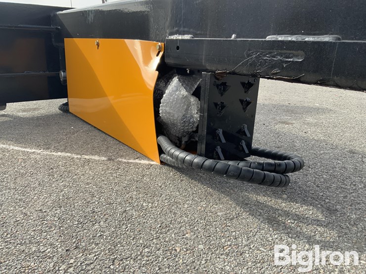 2025-massey-ferguson-730-image-9