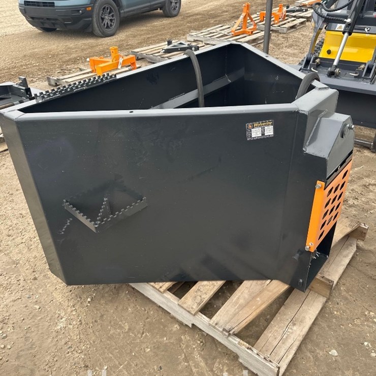 SKID STEER CONCRETE CHUTER