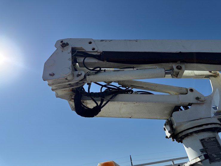 2007-ford-f550-image-24